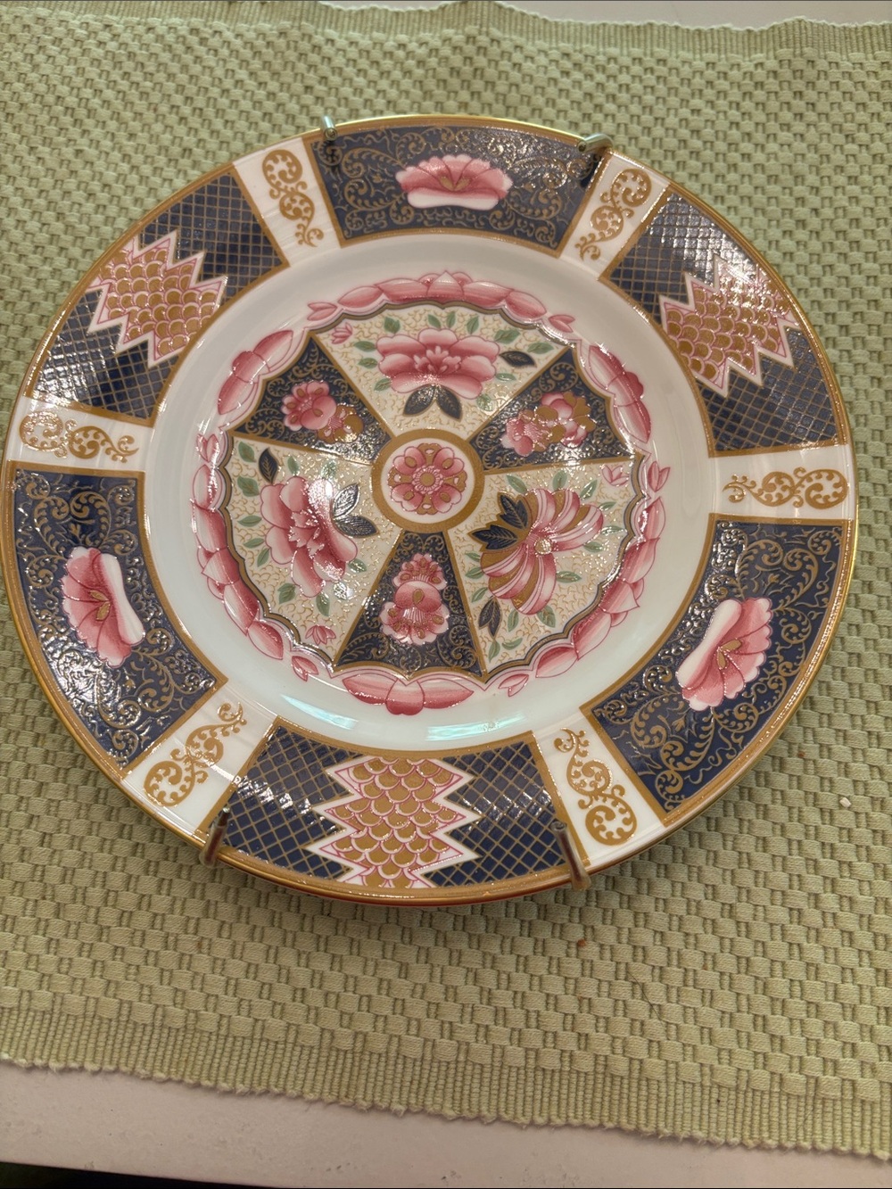 Elegant Coalport Java pattern luncheon Plate in Pink and Navy with Gold Trim
